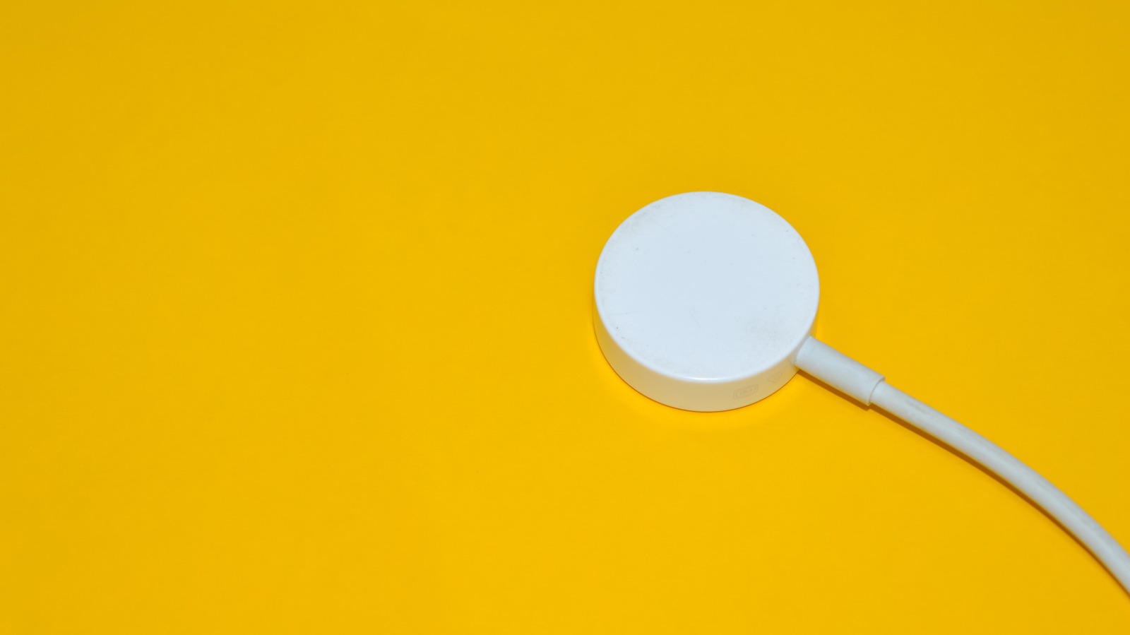 Apple Watch Şarj Aleti AirPods'u da Şarj Edebiliyor