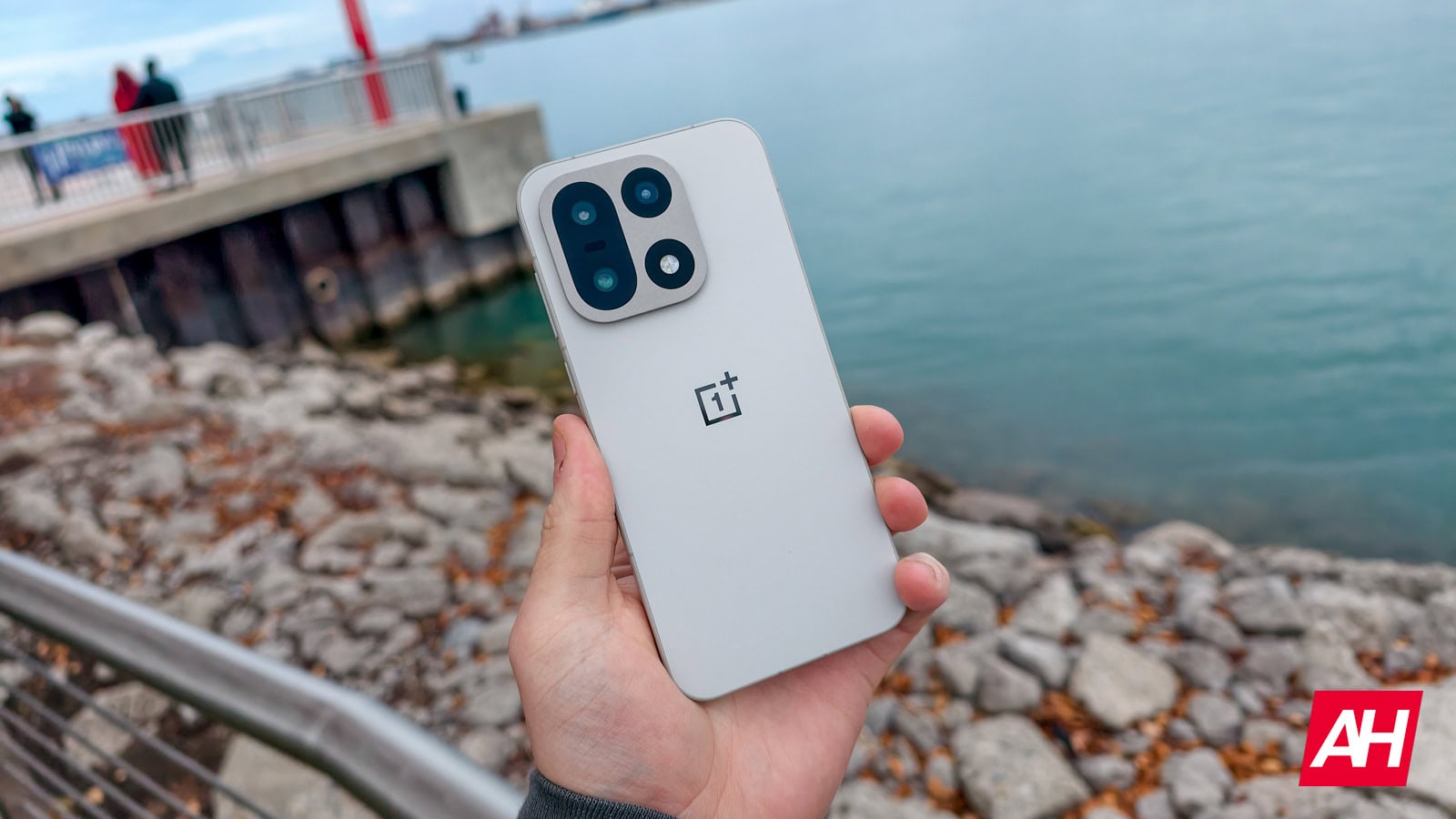 OnePlus 15'e Nisan 2026 Güvenlik Yaması Geldi