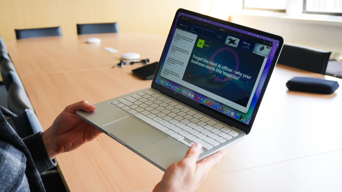 MacBook Neo Okul İçin Göz Dolduruyor, Stoklar Tükeniyor