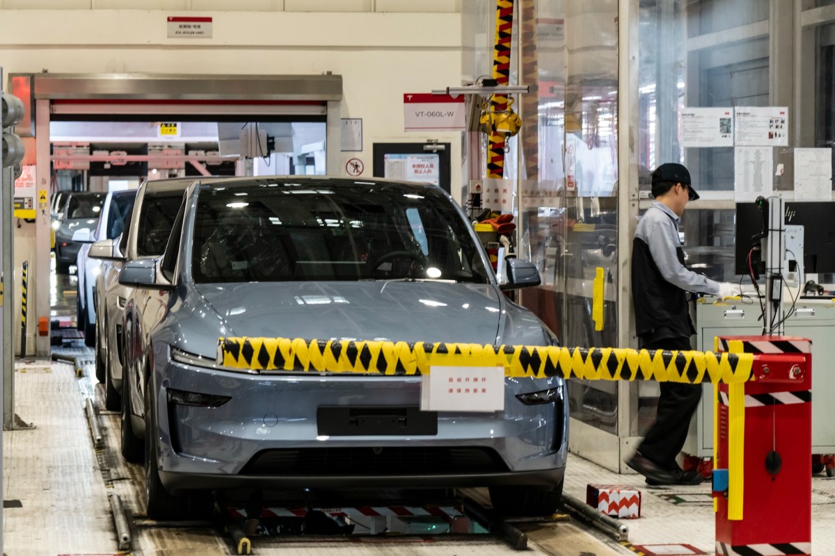 Tesla Gelirleri Fırladı: Elektrikli Araçlar ve Otonom Sürüş Başı Çekti