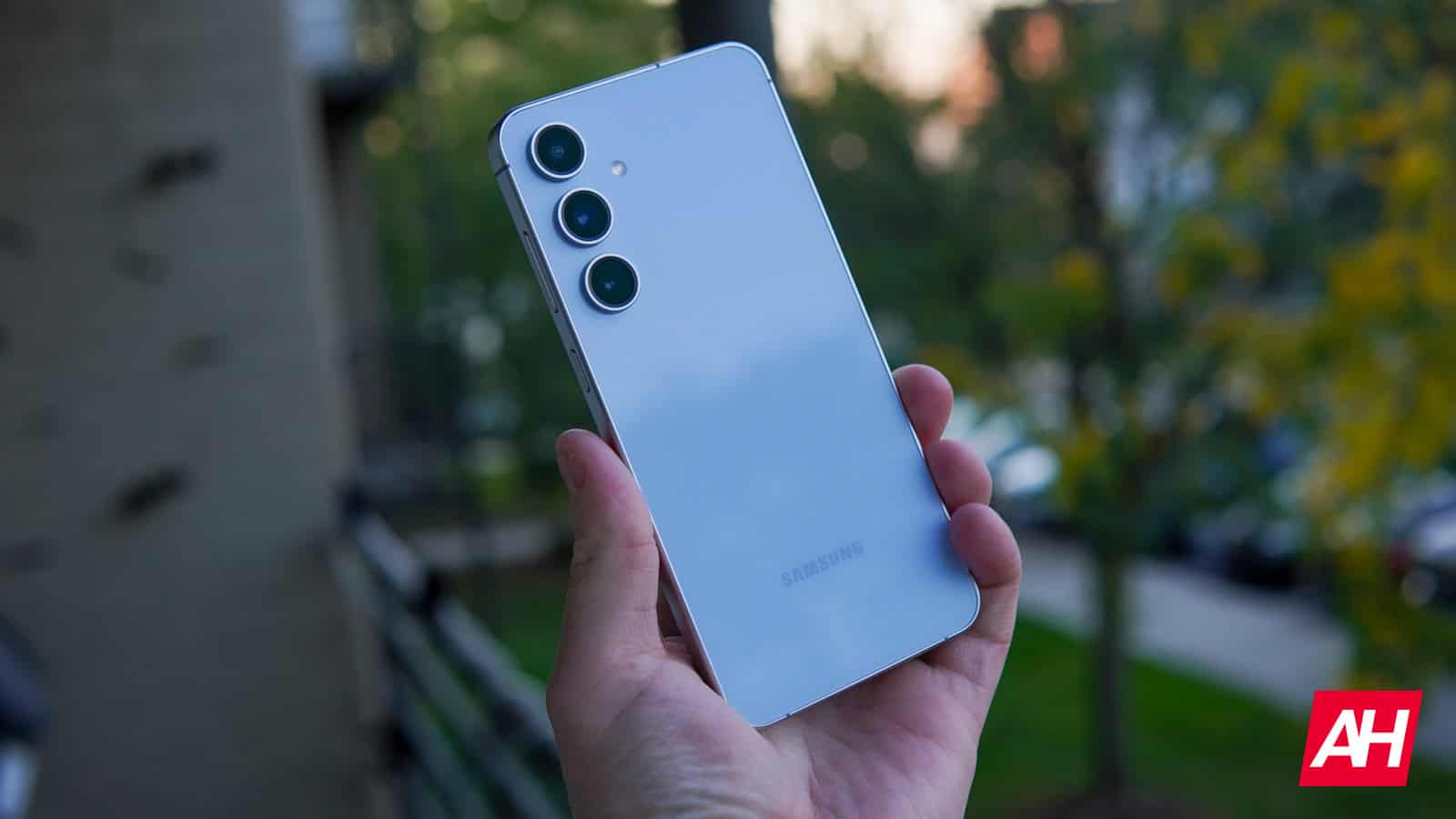 Samsung'dan S23 FE ve S24 FE'ye Nisan 2026 Güncellemesi