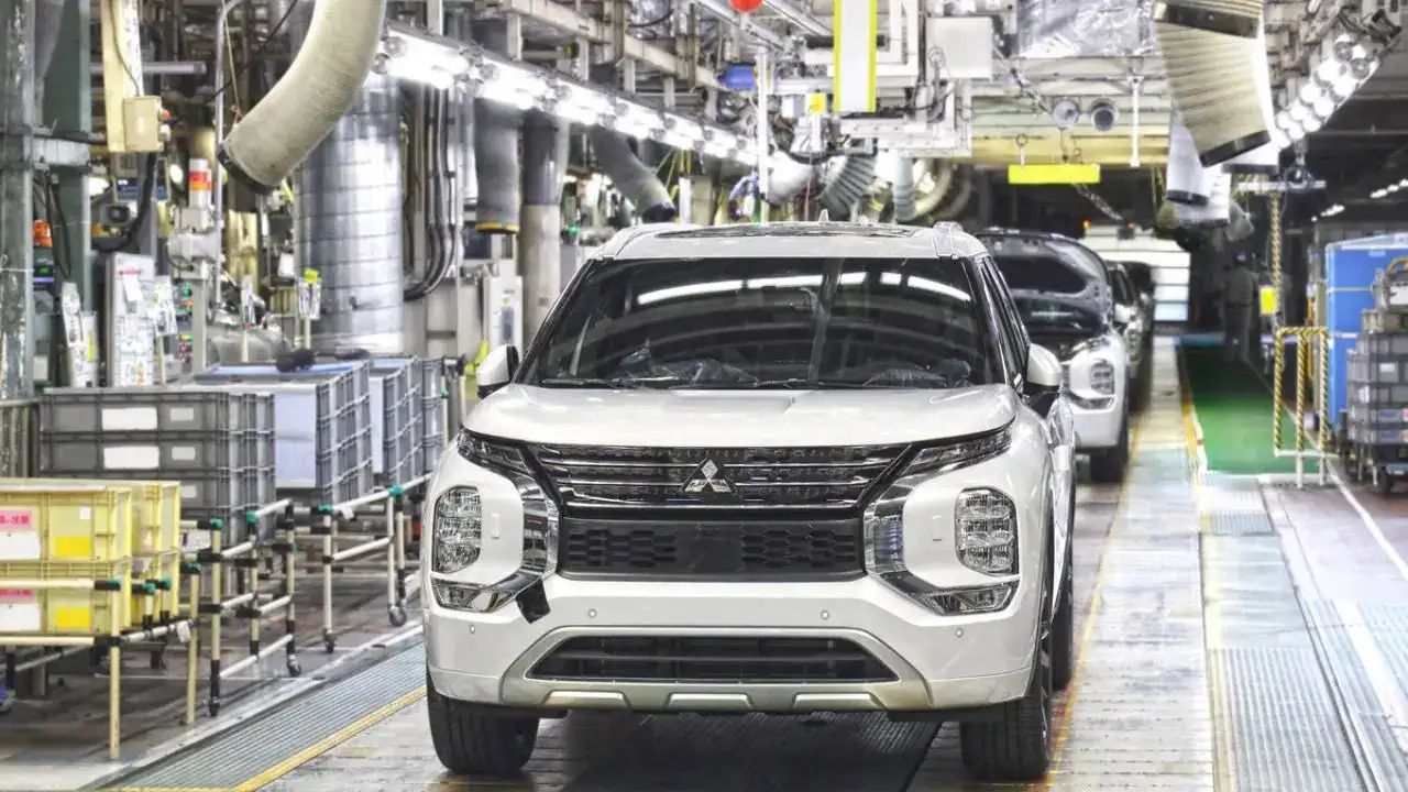 Mitsubishi'den Geri Çağırma: 108.000 SUV Bagaj Kapağı Riski Taşıyor