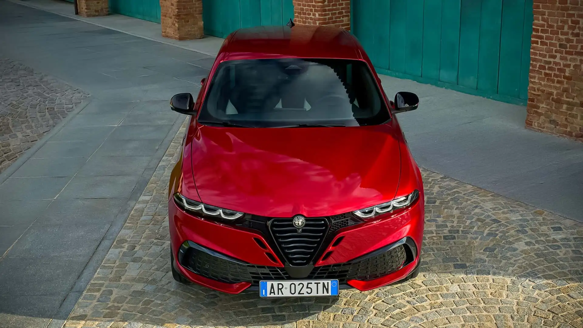 Alfa Romeo CEO'su: Elektrikli Otomobillere Geçiş Aceleye Gelmemeli