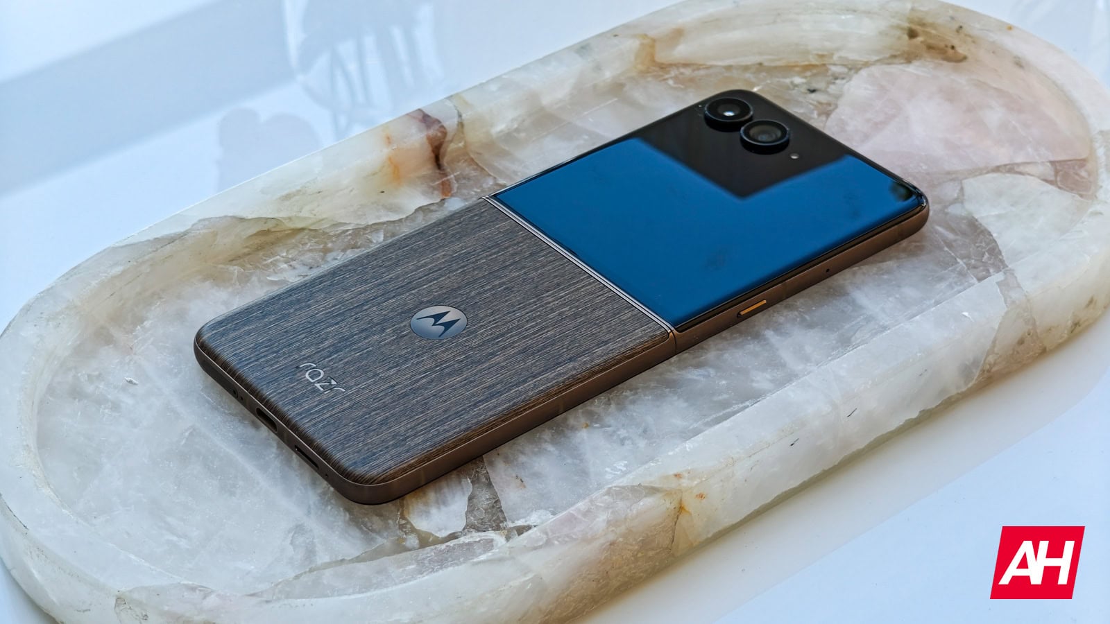 Motorola Razr Ultra 2026 Tanıtıldı: Katlanabilir Telefon Piyasasına Yeni Bir Soluk