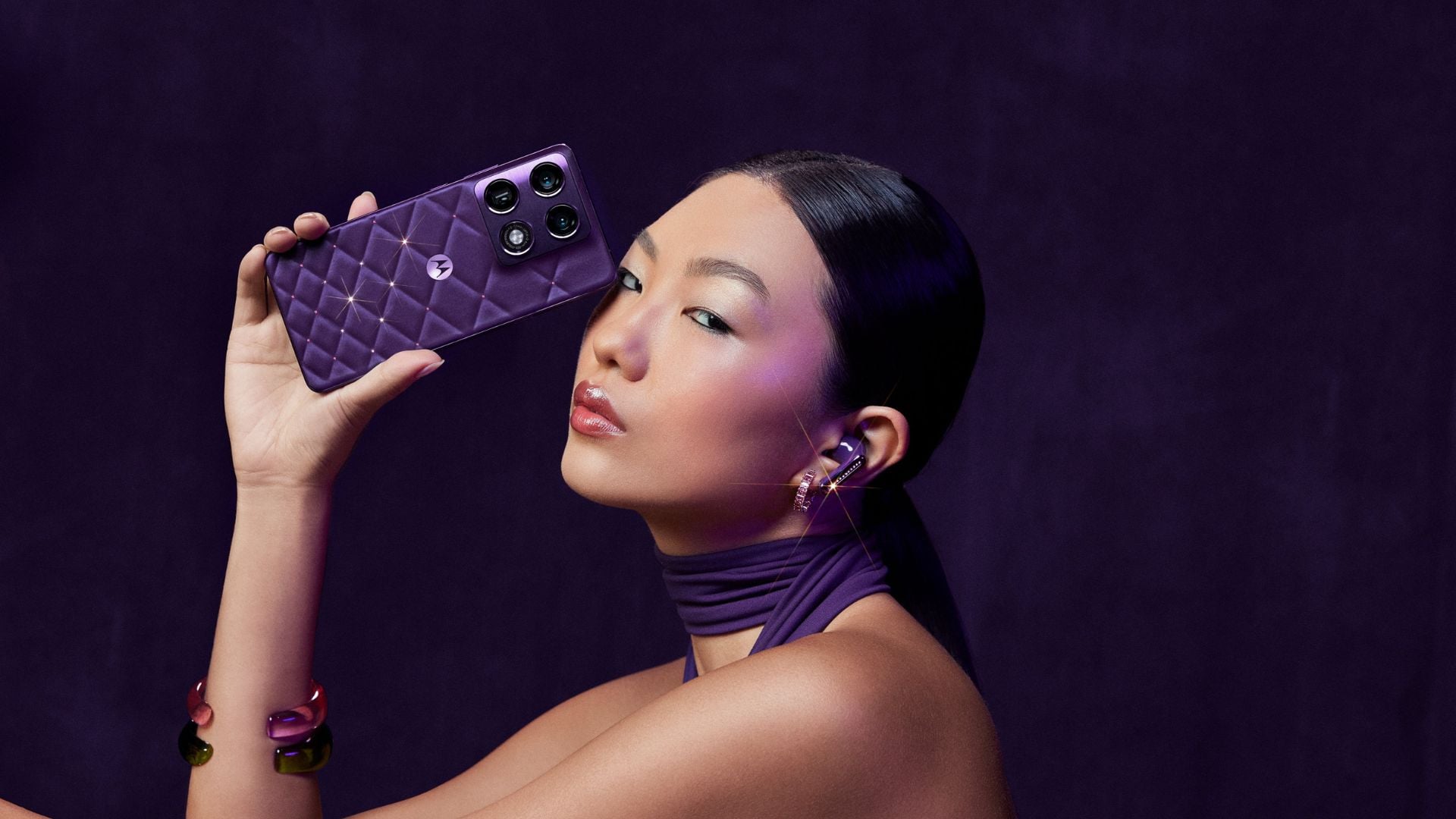 Motorola'dan Lüks Tasarım: Yeni 'Moto Indigo' Renk Sızdı