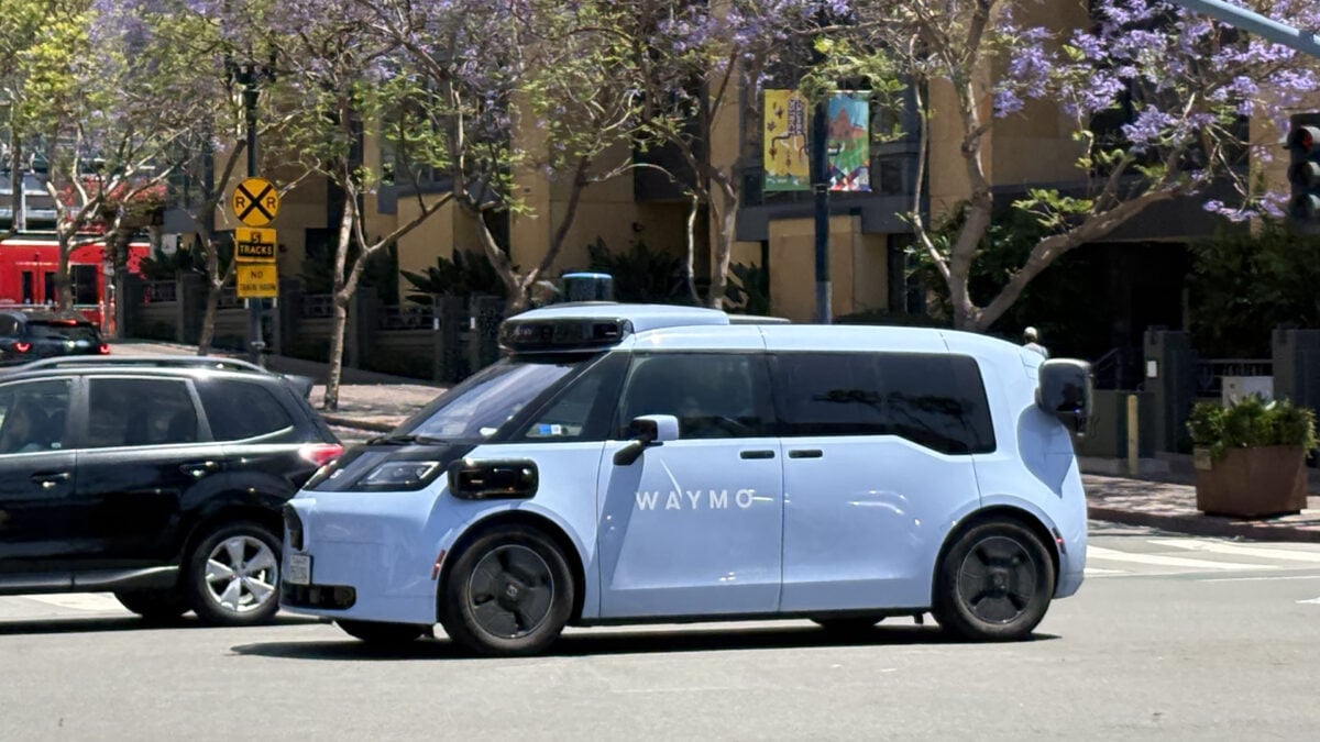 Robotaksilere Trafik Cezası Yolda