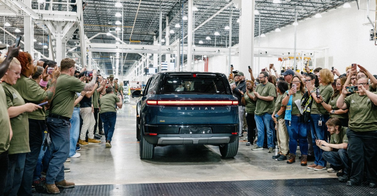 Rivian Üretimi Hızlandı, Gelirleri Arttı