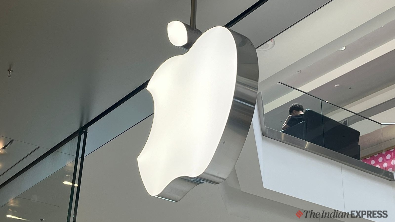 Apple Büyüme İçin iPhone 17 ve MacBook Neo'ya Güveniyor